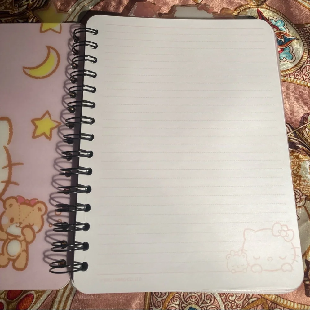 Hello Kitty Notebook - Picture 3 of 10